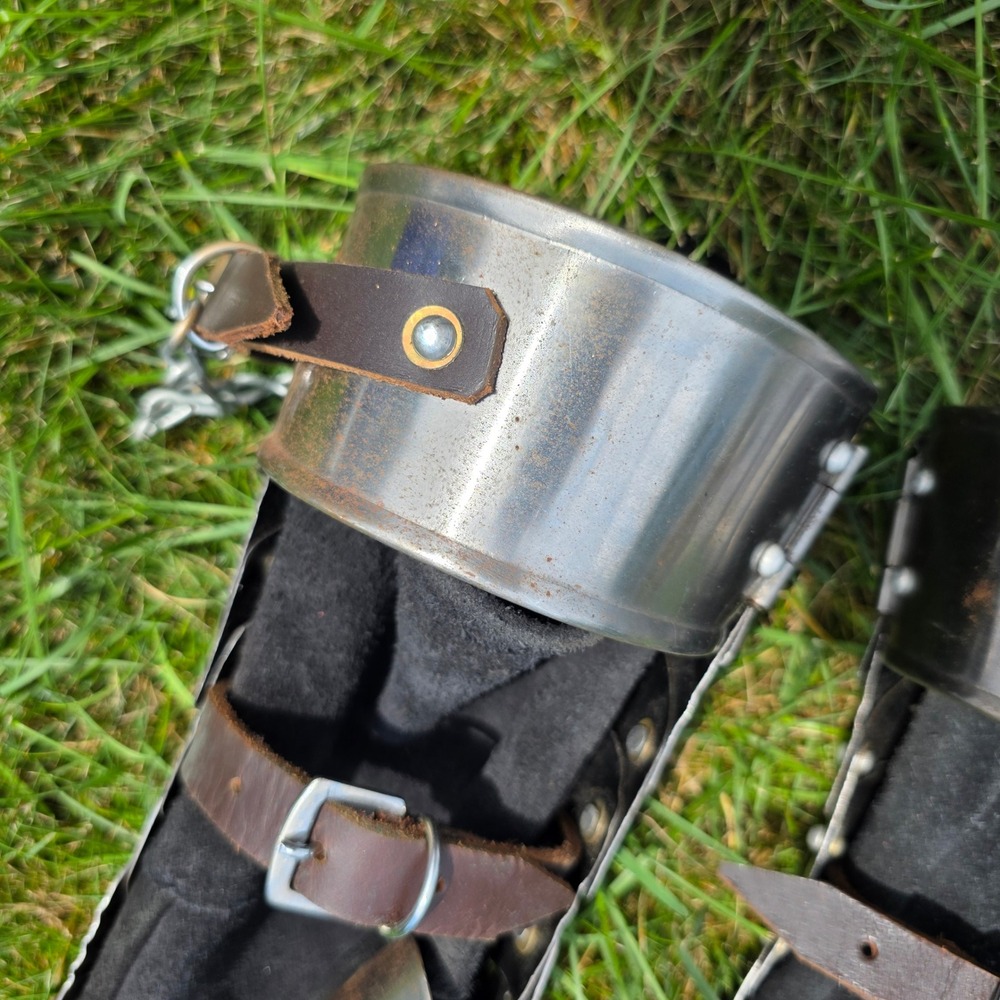Medieval Articulated Steel Gauntlets Brass Accents Knight Armor LARP SCA Pair - Picture 10 of 11